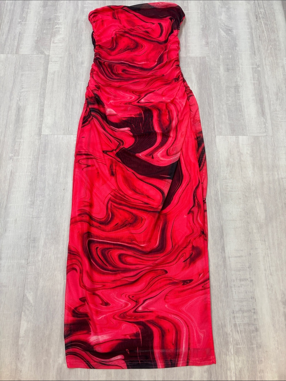 Pretty Garden Strapless Red Marble-Print Maxi Dress Medium